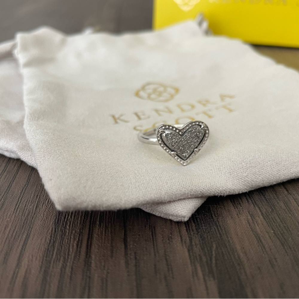 Kendra Scott Glittering Silver Heart Ring